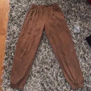 brown rosa sweatpants!